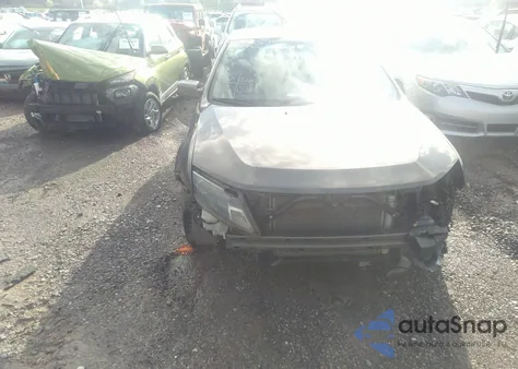 2010 Ford Fusion Se z USA, uszkodzony, nr VIN 3FAHP0HA2AR431619